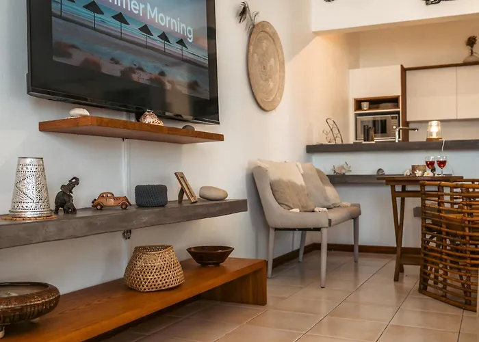 Luxurious 3-Bedroom Apt With Sea Views - Sd10